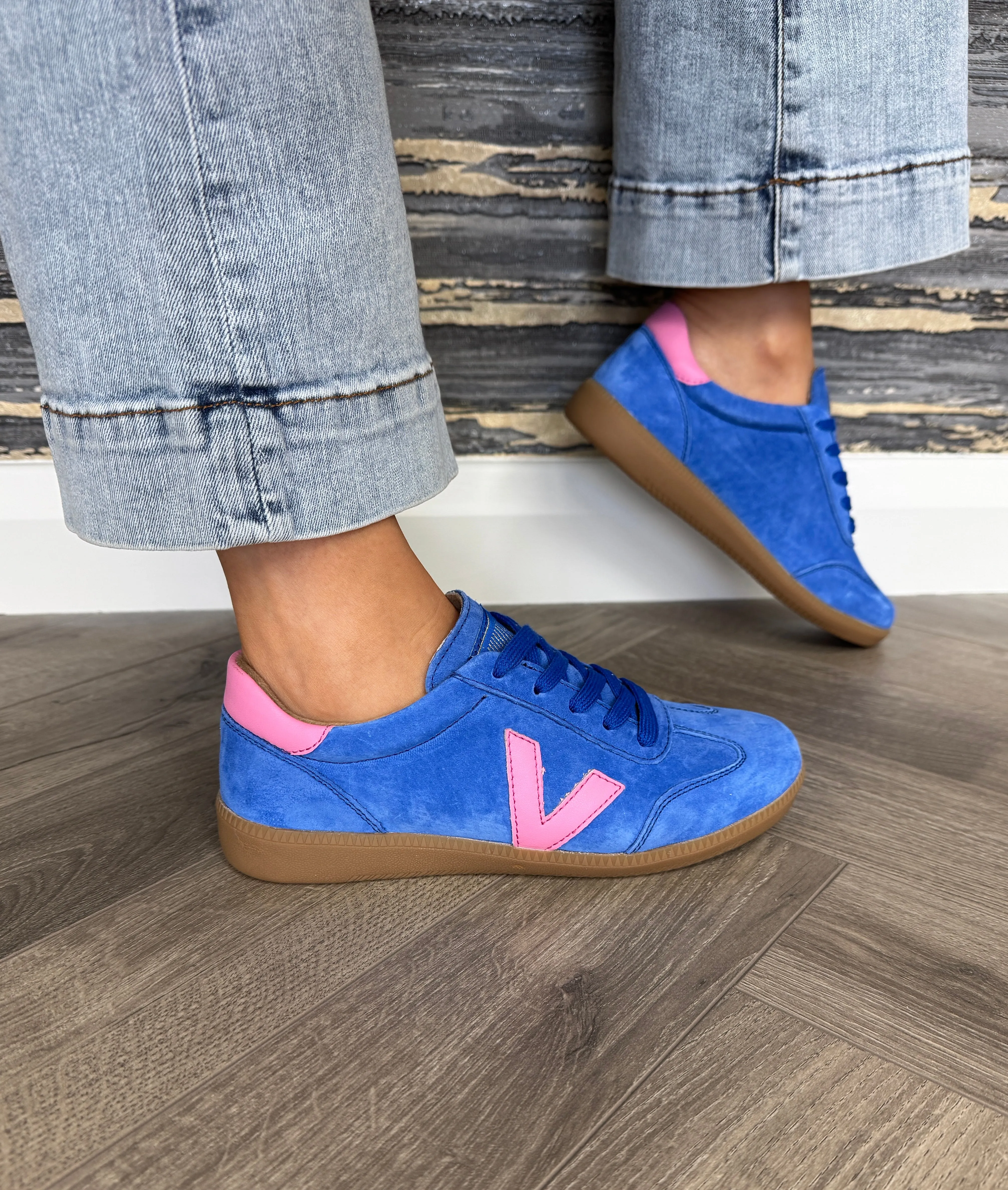 Drilleys ‘Seventy’ Gum Sole Trainer With Pink Detail - Cobalt Pop (D16)