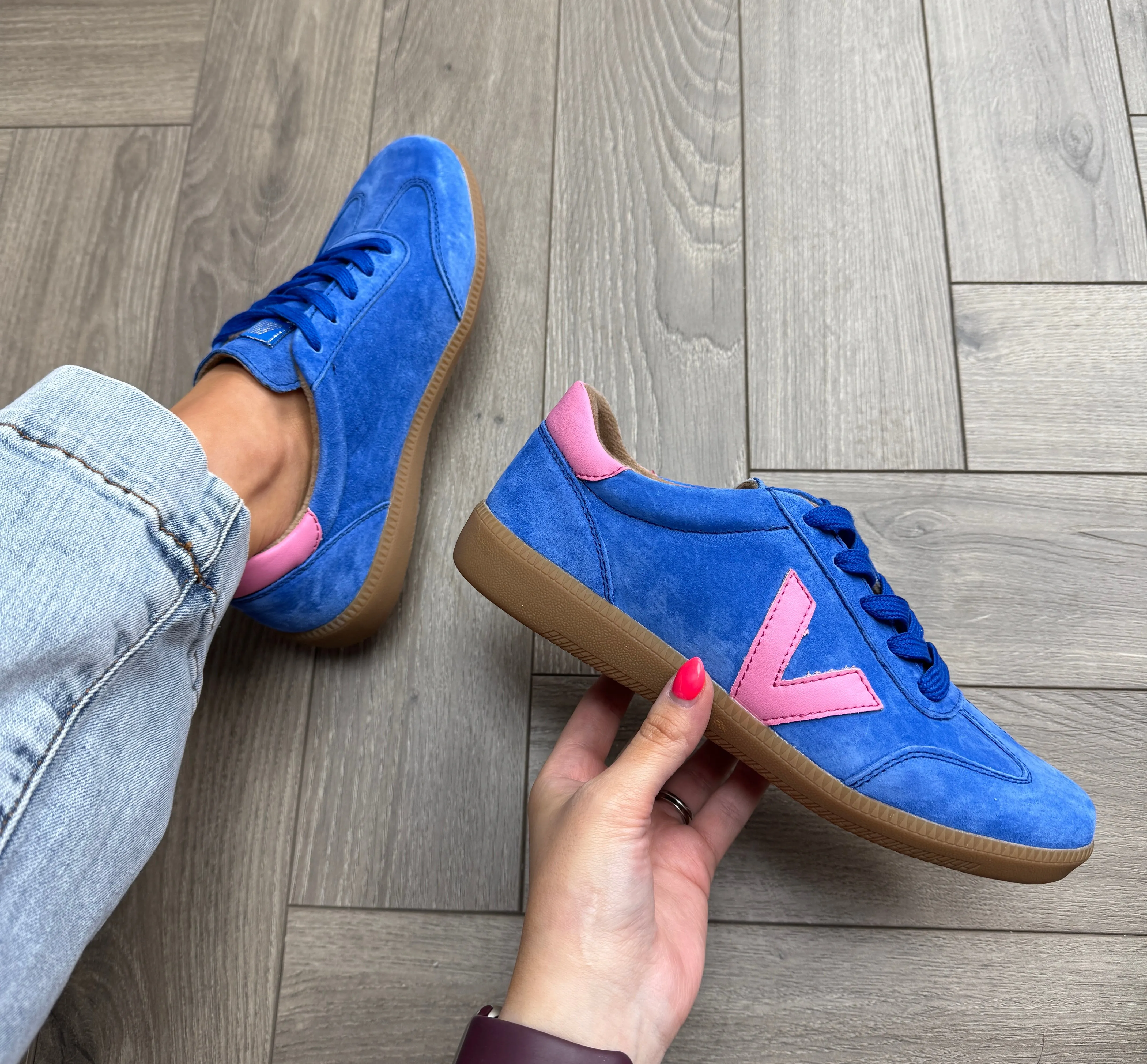 Drilleys ‘Seventy’ Gum Sole Trainer With Pink Detail - Cobalt Pop (D16)